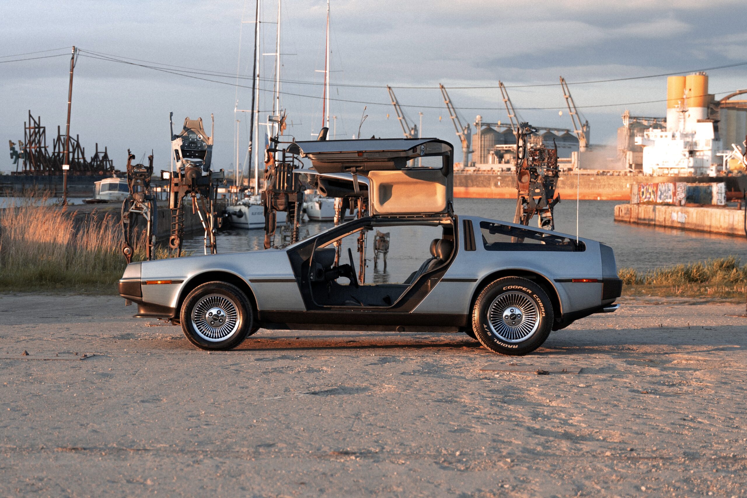 DeLorean DMC 2